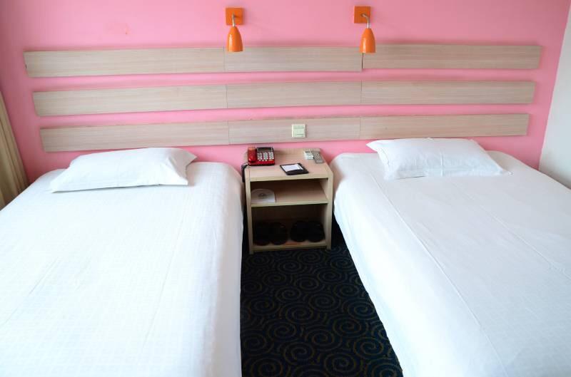 לואיאנג Zhongzhou Hotel - Jingu Road מראה חיצוני תמונה